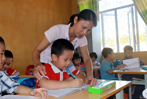 Tận tâm với sự nghiệp “trồng người” nơi đảo xa